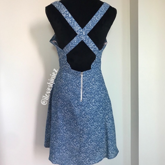 •Forever 21• Flared Cutout Dress M - Picture 3 of 6